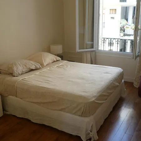 Spacious Cocoon With Balcony